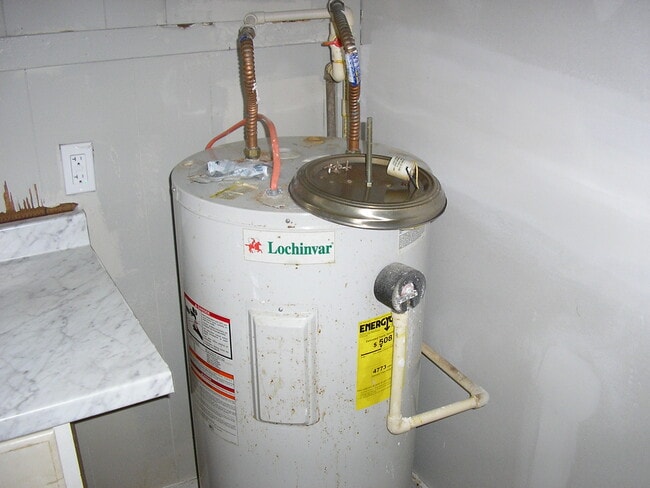 Photo - 630 Woodford Ave Unit 2