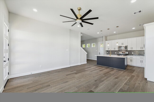 Photo - 5817 Mansfield Heights Ln