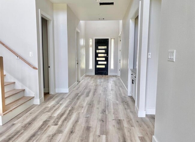 9905 Excaliburs Ct