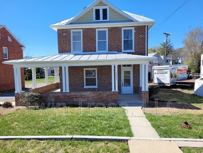 Building Photo - 1073 Chicago Ave