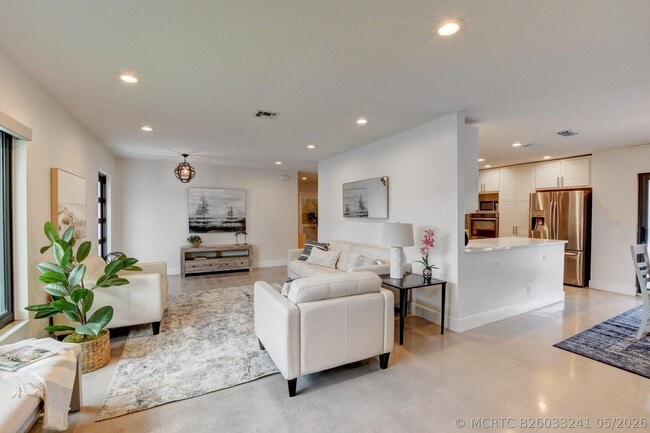 Photo - 1440 NW 12th Way