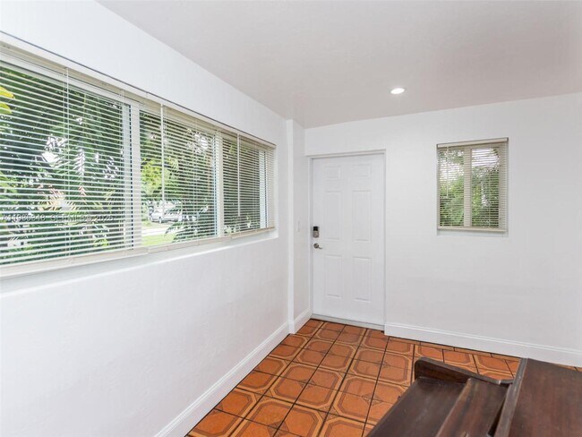 Photo - 6300 NW 41st St