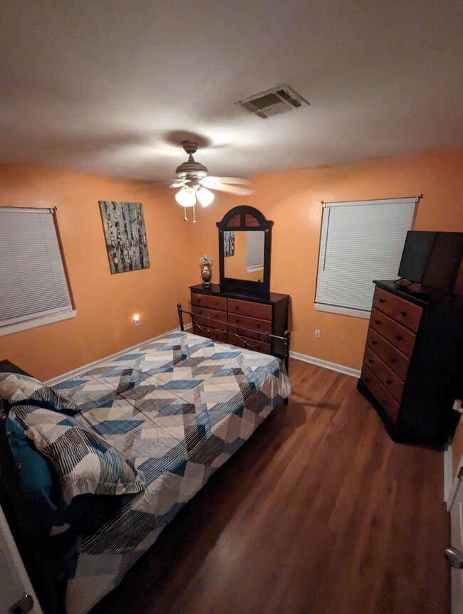 Photo - 6335 Franklin Ave