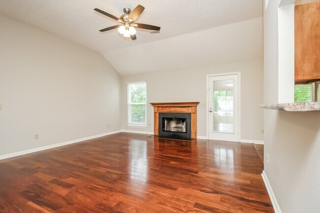 Photo - 411 Randall Ln