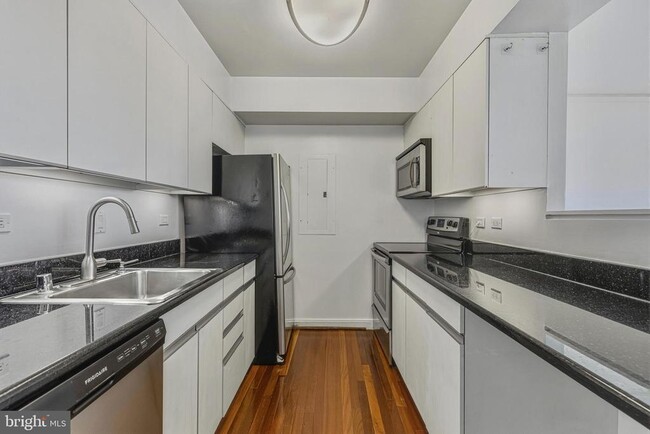 Photo - 2501 M St NW Unit 722