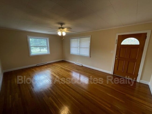 Photo - 1542 N Tremont Dr