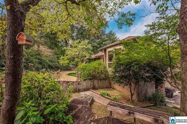 Photo - 1229 Edinborough Ln