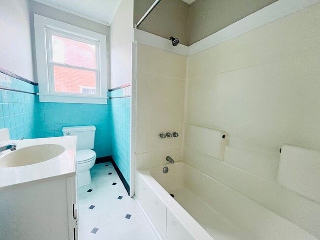 Photo - 803 W Elizabeth St