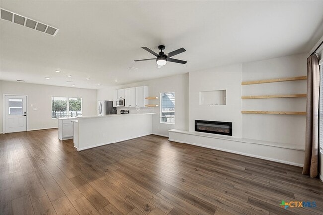 Photo - 209 Villars Dr