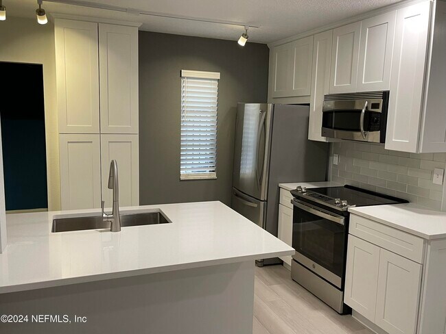 Photo - 600 Domenico Cir Unit A2