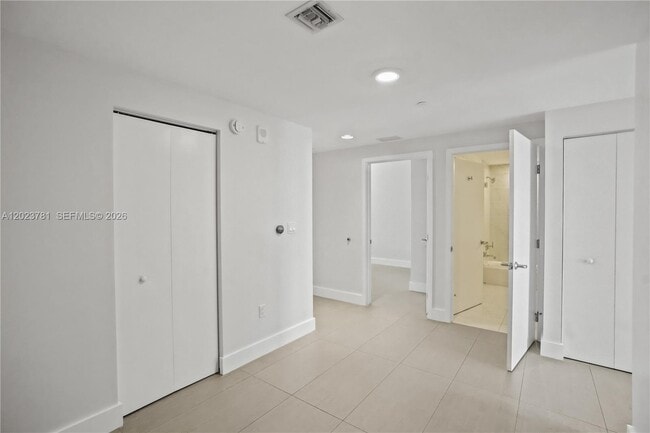 Photo - 16385 Biscayne Blvd Unit 1919