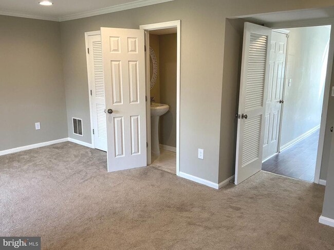 Photo - 43444 Nottingham Sq