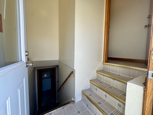 2220 E Ave A