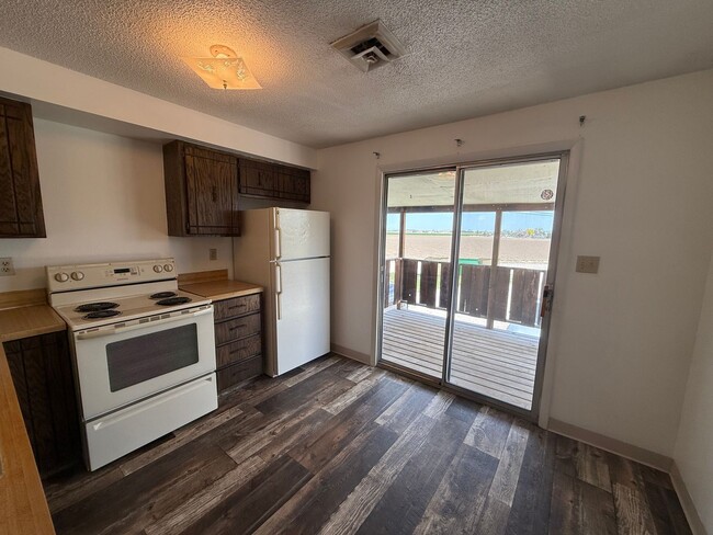 240 Margaret Dr Unidad Thompson 240 Margaret Drive 2B