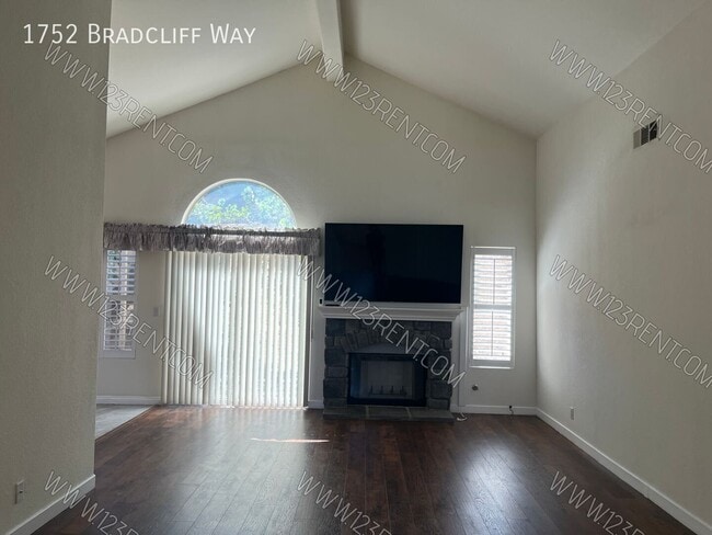 1752 Bradcliff Way