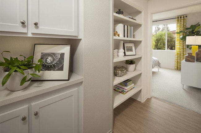 Las Flores Apartment Homes