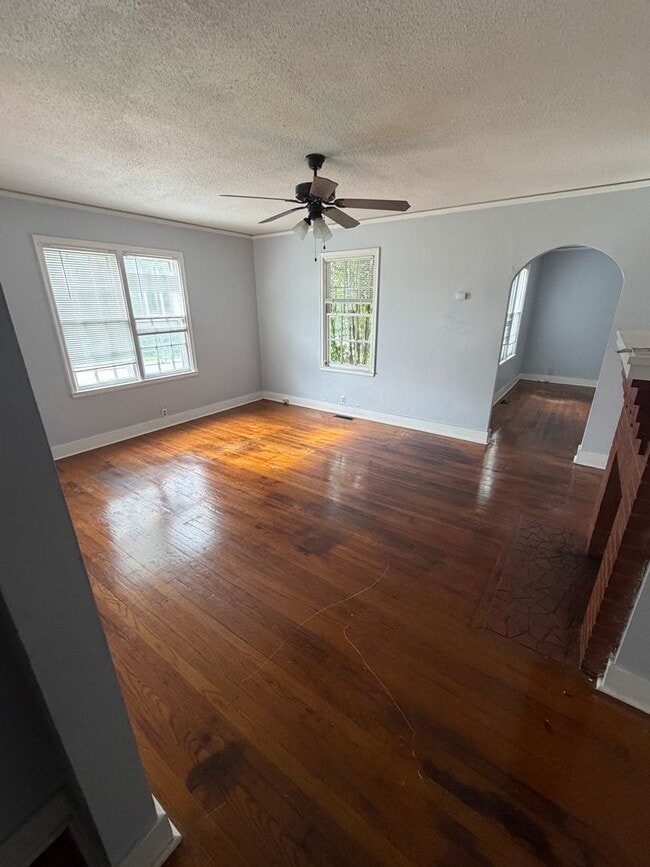 Photo - 1743 Kissingbower Rd