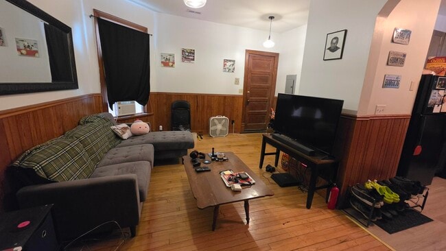 Photo - 526 W National Ave
