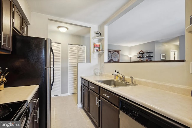 Photo - 2319 Pond View Dr