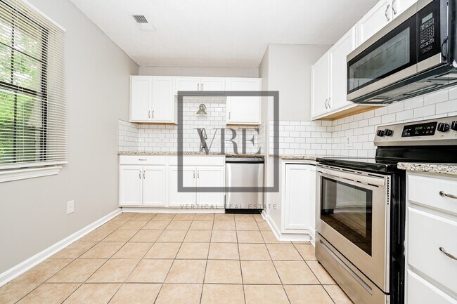 Photo - 125 Grove Creek Dr