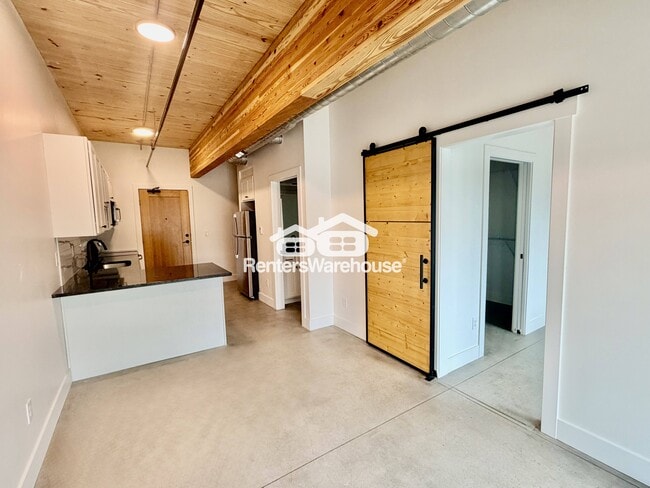 Photo - 2701 Ingersoll Ave