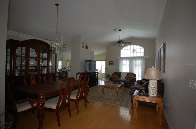 Photo - 7842 Starfire Way