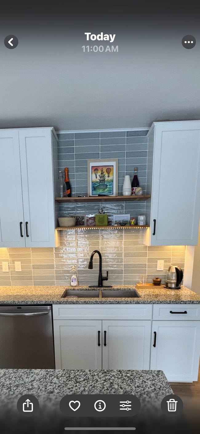 Building Photo - 6821 W Lloyd St