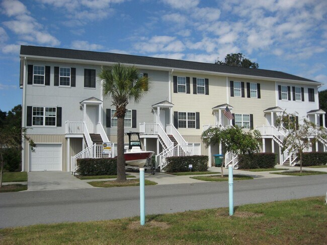 Photo - 323 Laurel Oak Ln