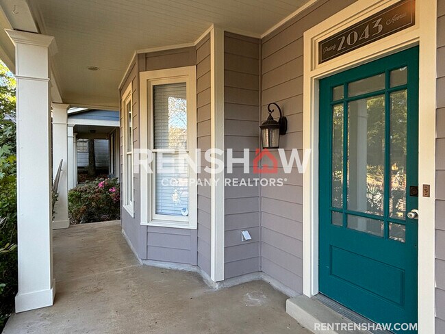 Photo - 2043 Peabody Ave