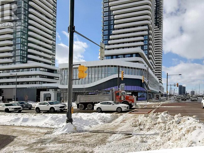 Photo - 8 Interchange Wy Unit 5001