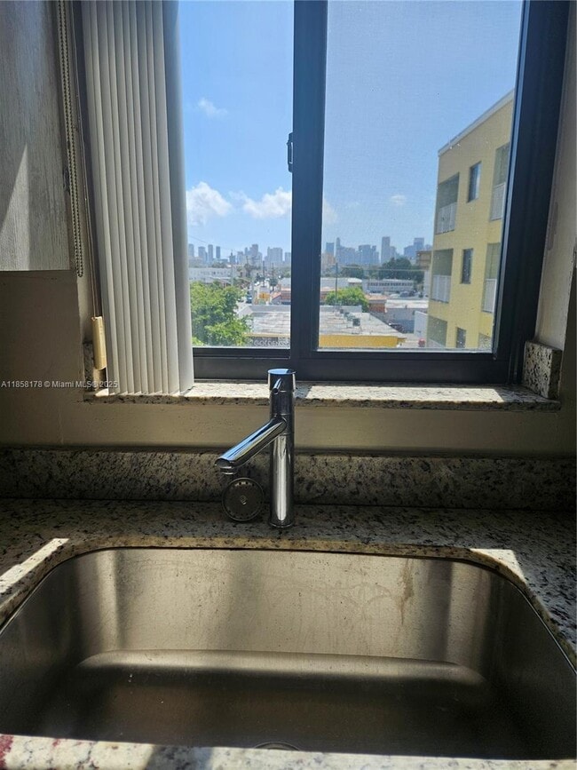 Photo - 2046 W Flagler St Unidad 413