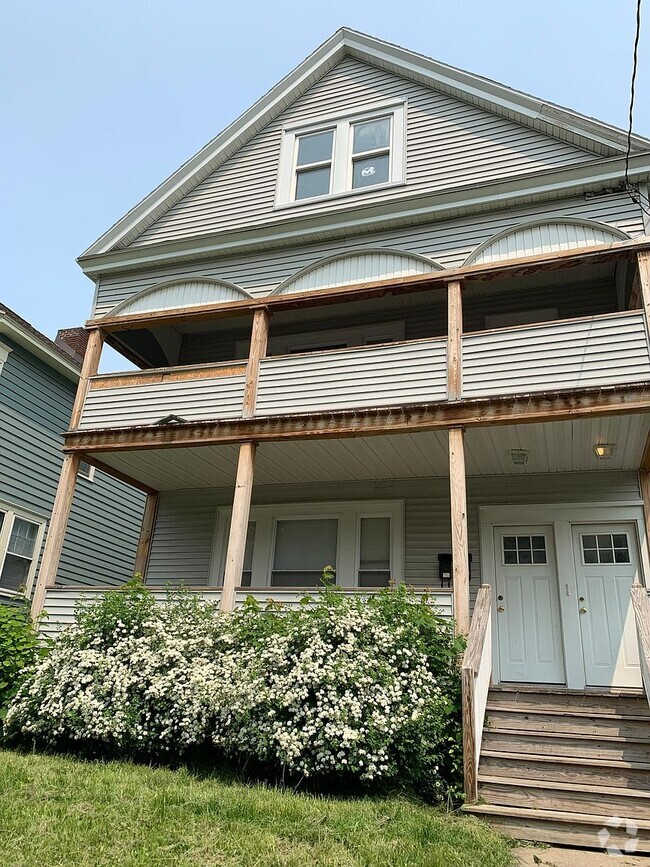 Building Photo - 1025 Westcott St Rental