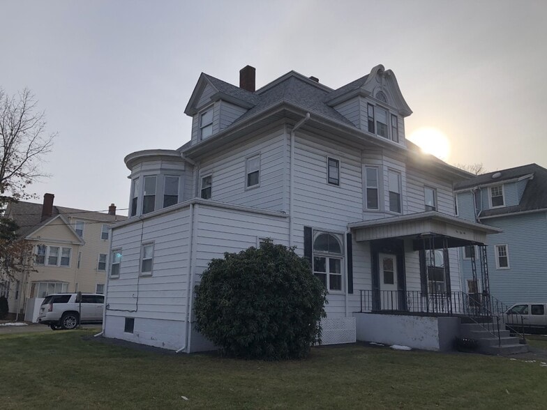 156 Main St