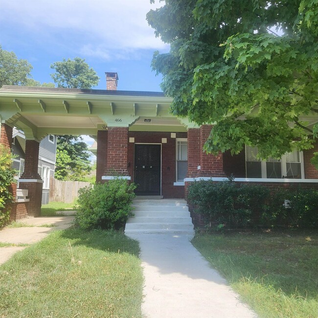 Building Photo - 466 N McNeil St Rental