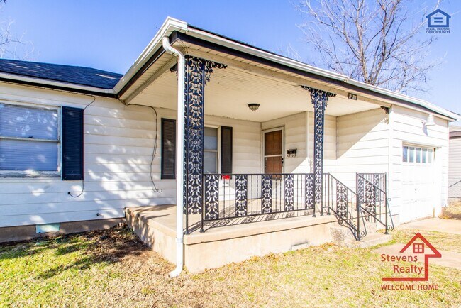 Photo - 2524 Prentice NW