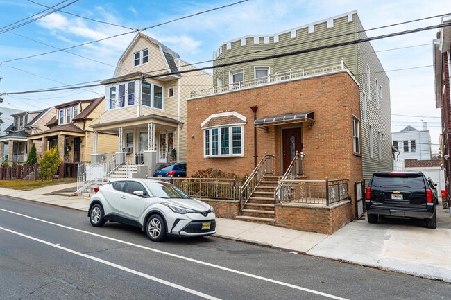 Building Photo - 281 Fulton Ave