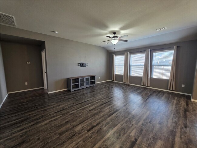 1700 Hermitage Dr