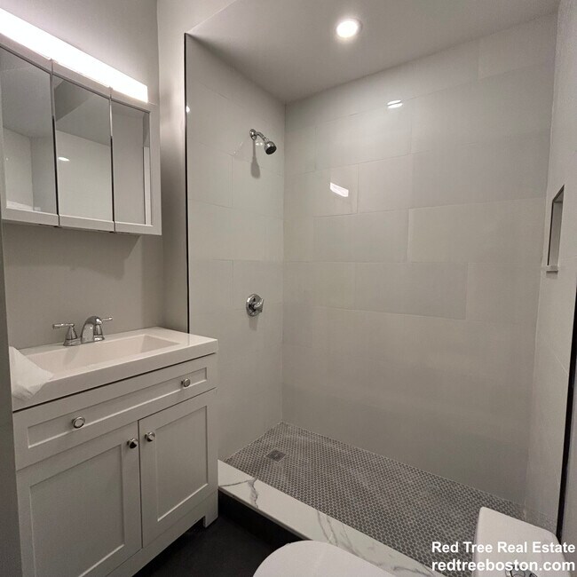 Photo - 158 Holland St