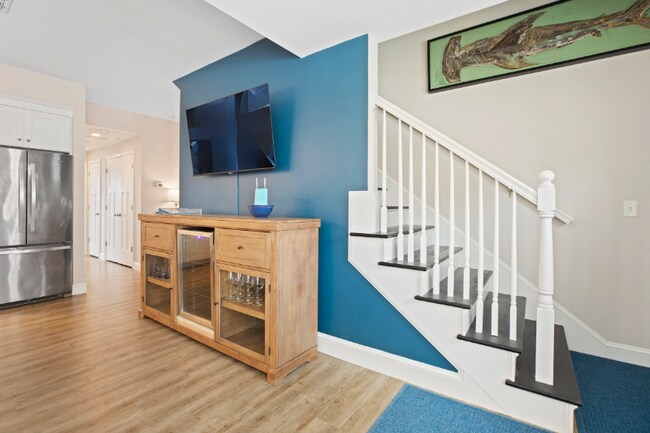 Photo - 128 Ashworth Ave Unit 313