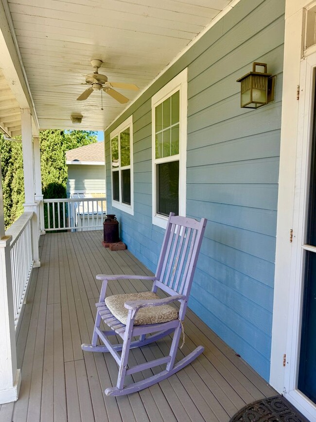 Charming 3-Bedroom, 2-Bath Home in a Pictu... - Charming 3-Bedroom, 2-Bath Home in a Pictu...