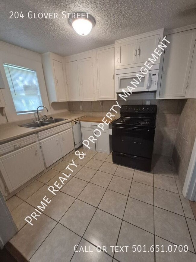 Photo - 204 Glover St