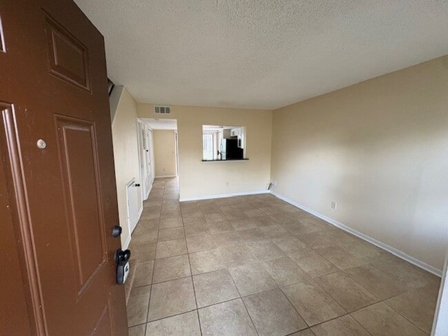 Photo - UCF AREA - Newly Remodeled 2/2.5 Townhouse in Cambridge Circle