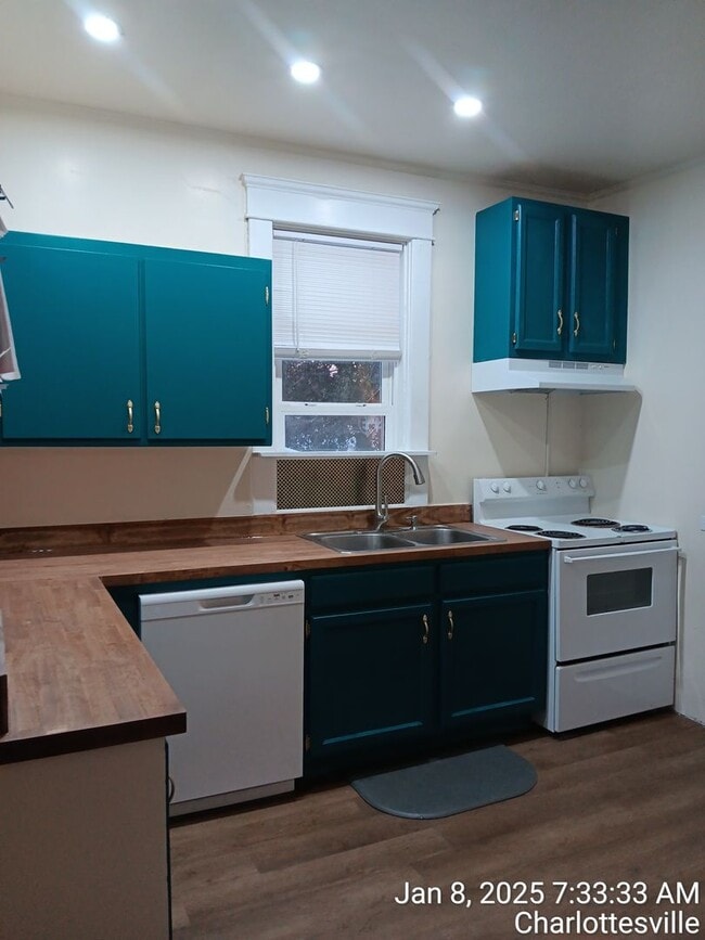 Photo - 463 14th St NW