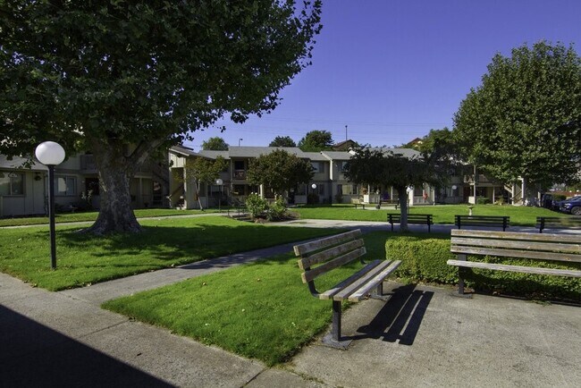 Photo - 1220 W 8th St Unidad 50