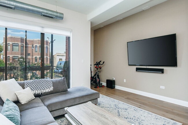 Photo - 3125 W Fullerton Ave Unit 206