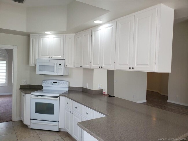 Photo - 11300 SW Northland Dr