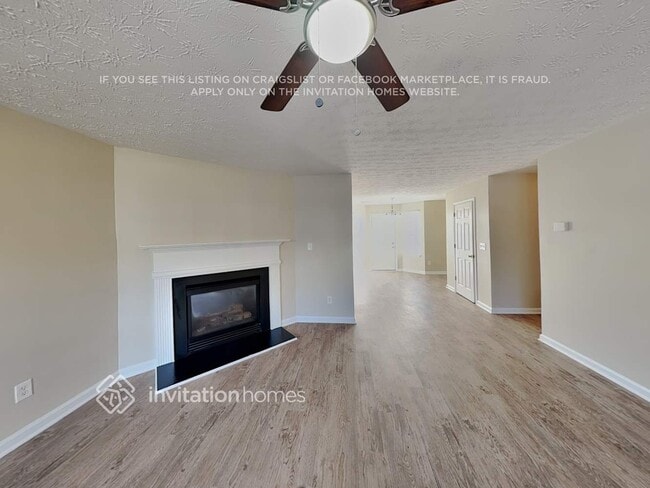 Photo - 324 Springbottom Ct SE