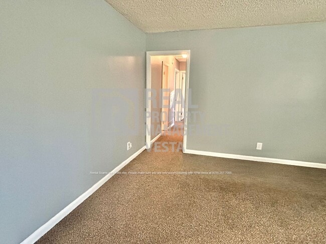 Photo - 2403 Groveland Cir S