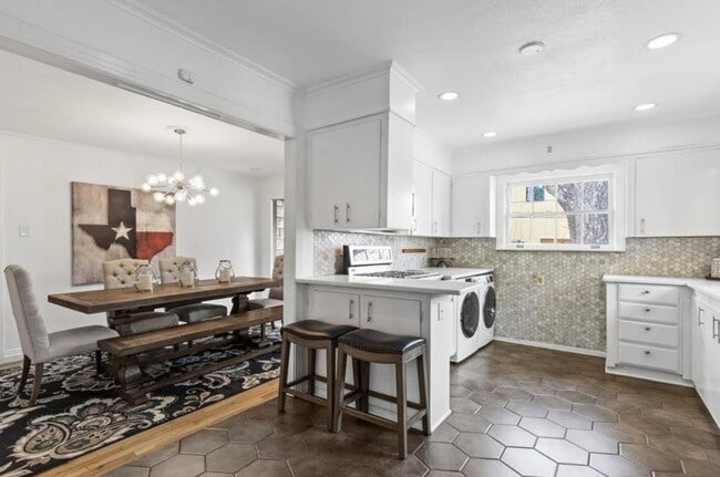 Photo - 3248 Cockrell Ave