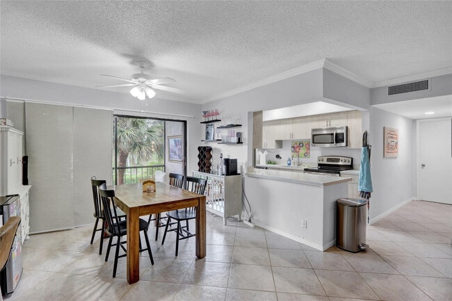 Photo - 665 Enfield St Unit B20